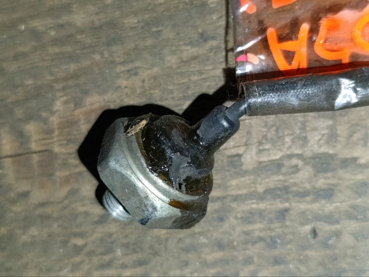 Датчик детонации на Mitsubishi Lancer CS5A 4G93 Фото 3