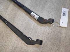 Держатель дворника на Toyota Dyna XZU301 Фото 3