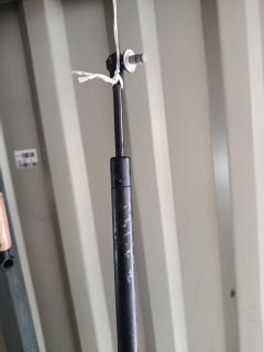 Амортизатор капота на Nissan Teana J31 Фото 5