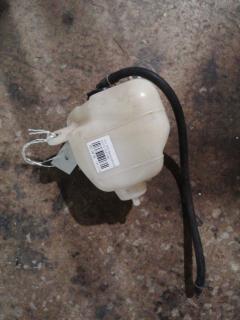 Бачок расширительный 16470-22070 на Toyota Opa ACT10 1AZ-FSE Фото 2