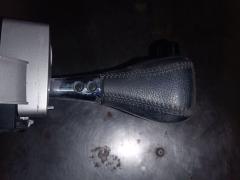 Ручка КПП на Toyota Premio AZT240 Фото 5
