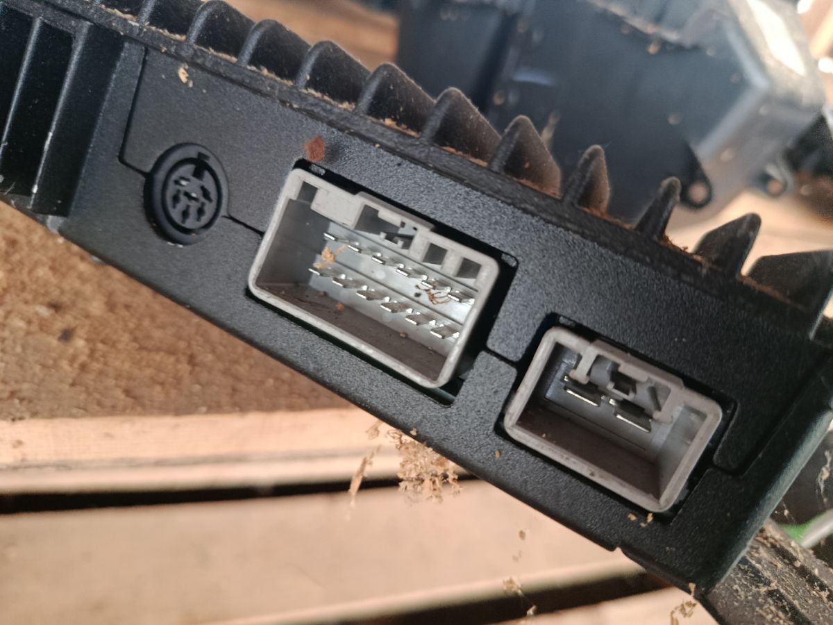 Автомагнитофон на Volvo S60 RS Фото 4