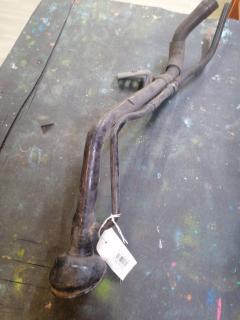 Заливная горловина топливного бака на Nissan Bluebird Sylphy KG11 MR20DE Фото 5