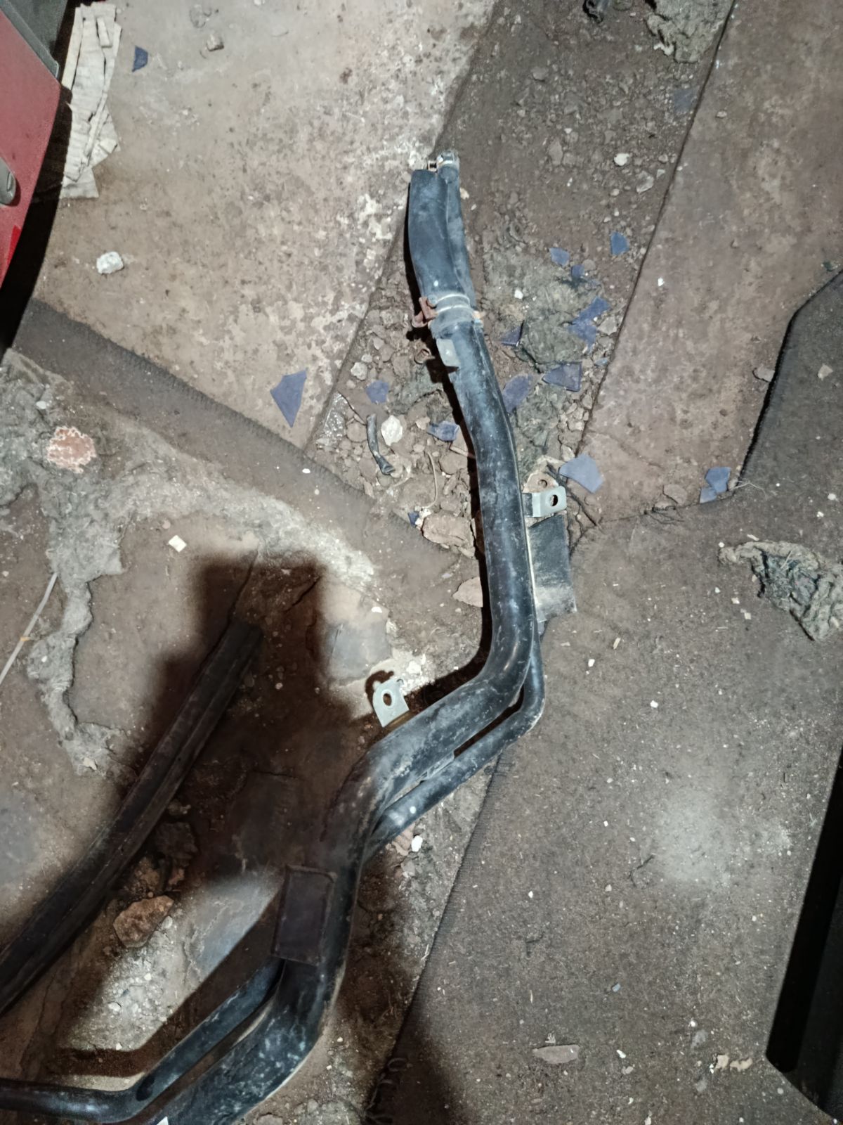 Заливная горловина топливного бака на Nissan Serena C25 MR20DE Фото 4