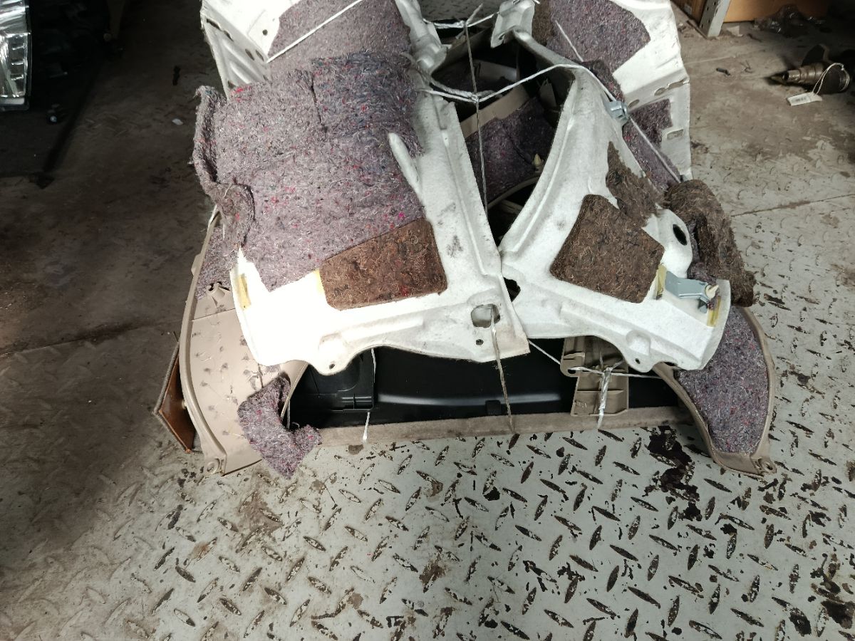 Обшивка багажника на Toyota Harrier SXU10W Фото 7
