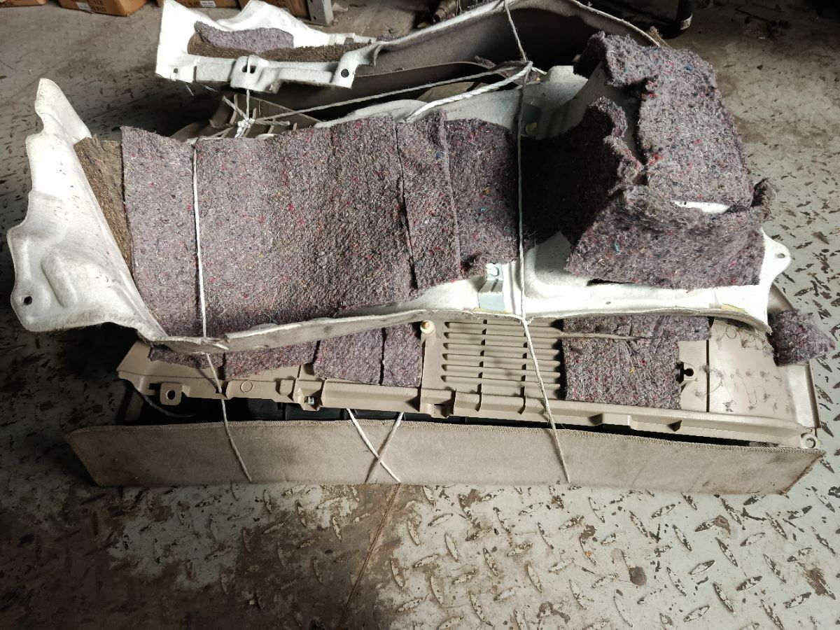 Обшивка багажника на Toyota Harrier SXU10W Фото 8