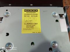 Автомагнитофон 39540-S7A-Z010-M1 на Honda Stream RN3 Фото 3