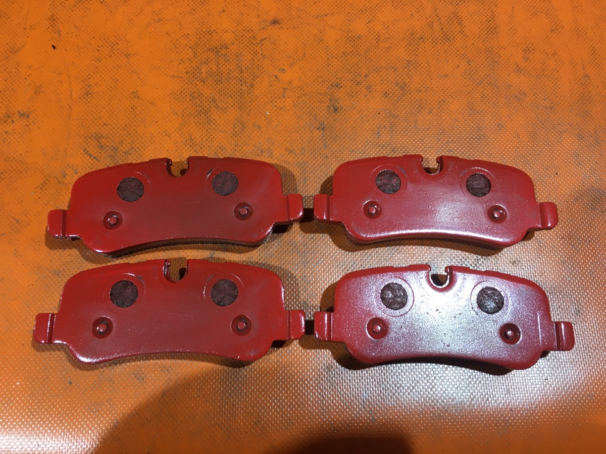 Тормозные колодки tds TD-086-7095, 112556, 130460-27192, 1619791680, 1632KT, 181661-700, 181946, 181946066, 24192, 2419201, 3010-050, ADR130621, AW1810224, BB0337P, BD-5009, BP-R043N, BP43344, BPD850D651, BPR043, CMX1098, CMX1099, D10998541, E110253, E410253, E510253, ELT1098, ELT1099, FP7406, GBP115900, GDB1632, HP8466NY, IB153170, KUR0485, LP1936, LR015519, LR016808, LR019627, LR021316, LR032060, LR032377, LR032903, LR055454, LR103, M2624192, MD8676S, MKD1098, MKD1099, MX1098, MX1099, NKE-1800, P 44 013, P44019, PBP1046, RNZ160, SFP500020, SFP500021, SFP500022, SFP500040, SFP500140, SP2240, TCA1241, VBS1632PS на Land Rover Range Rover L322 Фото 1