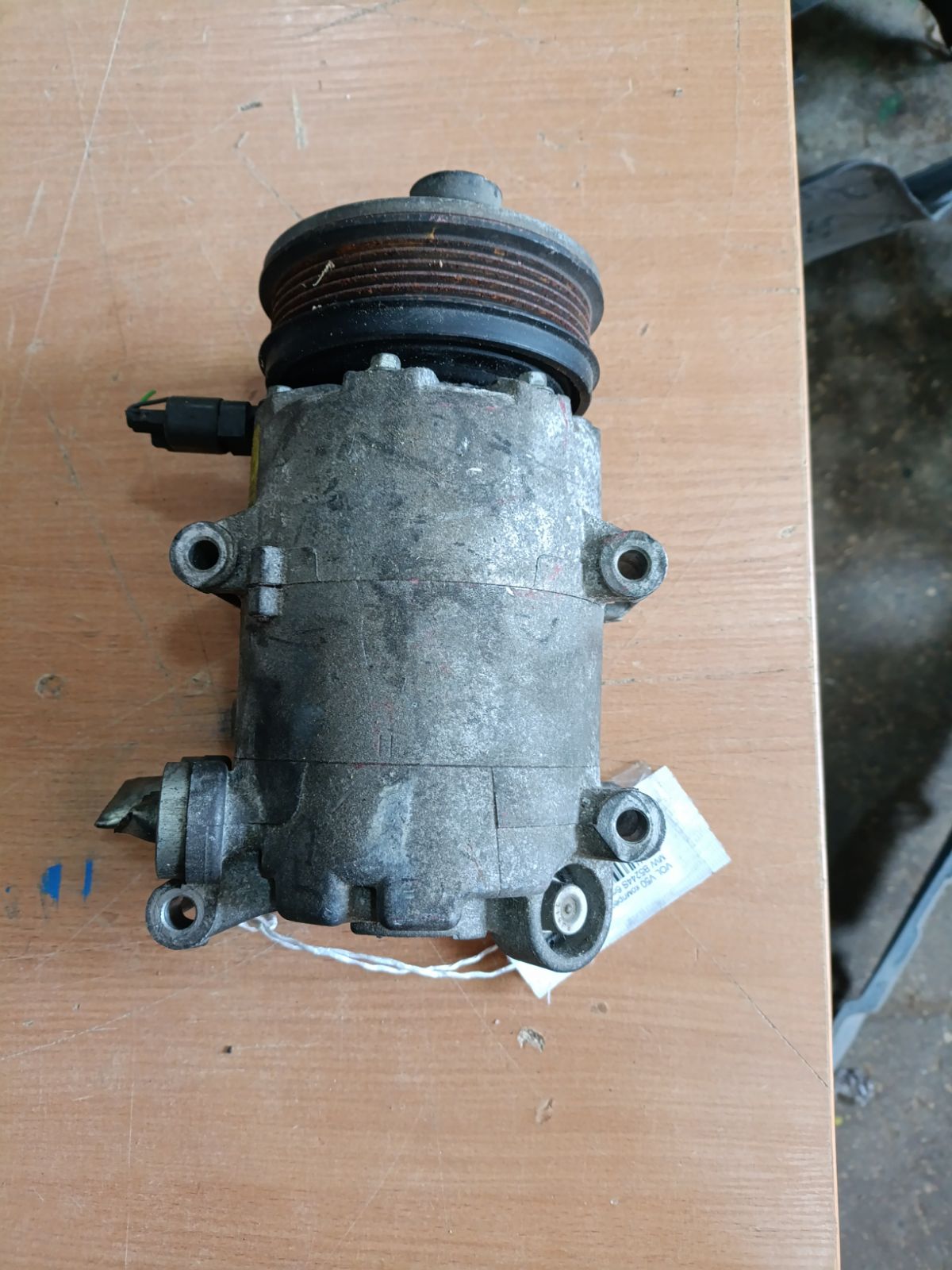 Компрессор кондиционера на Volvo V50 MW B5244S Фото 4