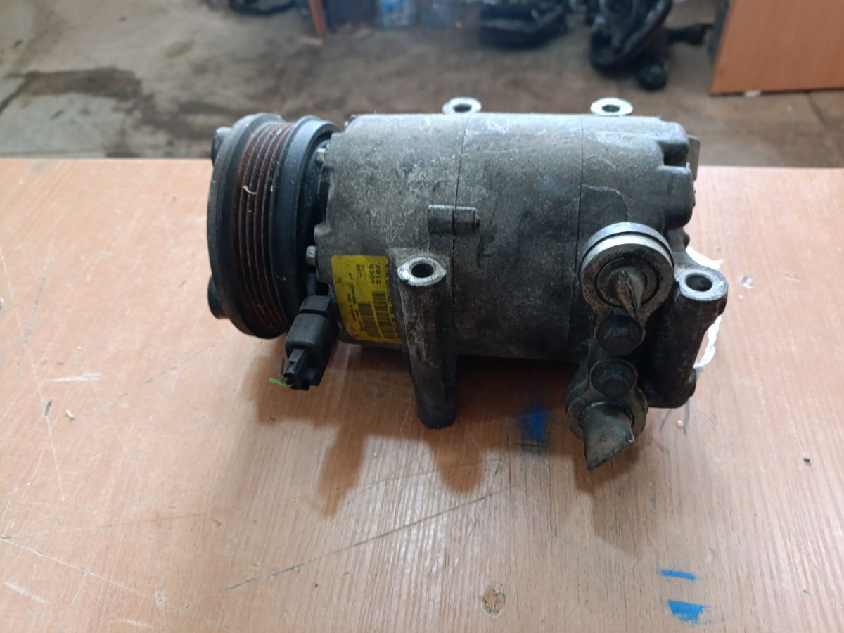 Компрессор кондиционера на Volvo V50 MW B5244S Фото 5