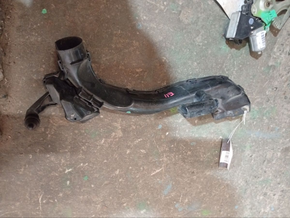 Воздухозаборник 16554-1U620 на Nissan Note E11 HR15DE Фото 2