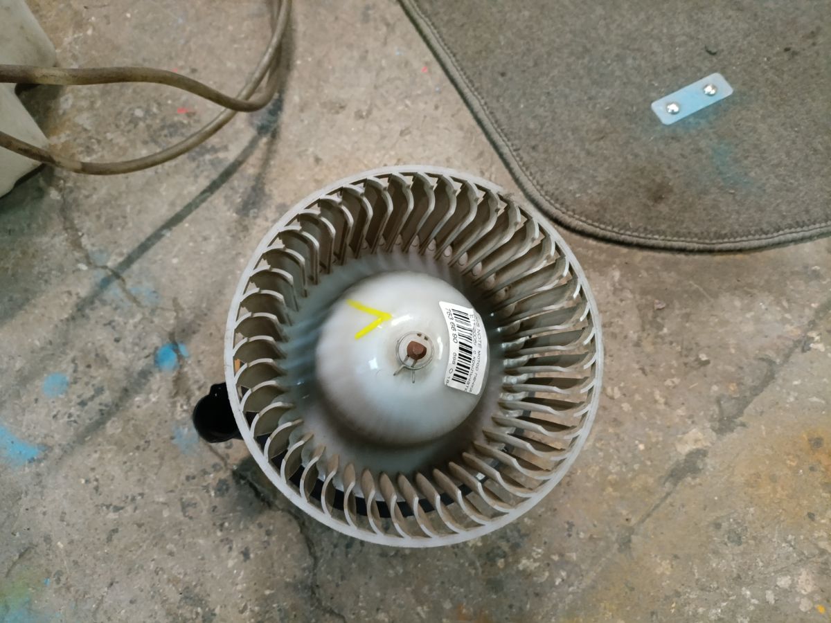 Мотор печки 27226-ED000 на Nissan Note E11 Фото 5