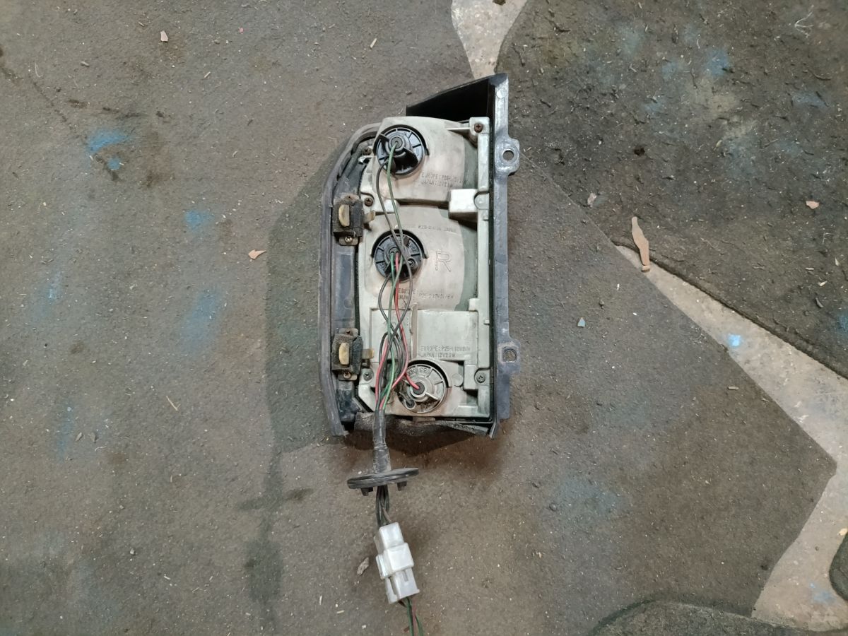 Стоп 220-61419 220-61419 на Mazda Bongo SSF8W Фото 4