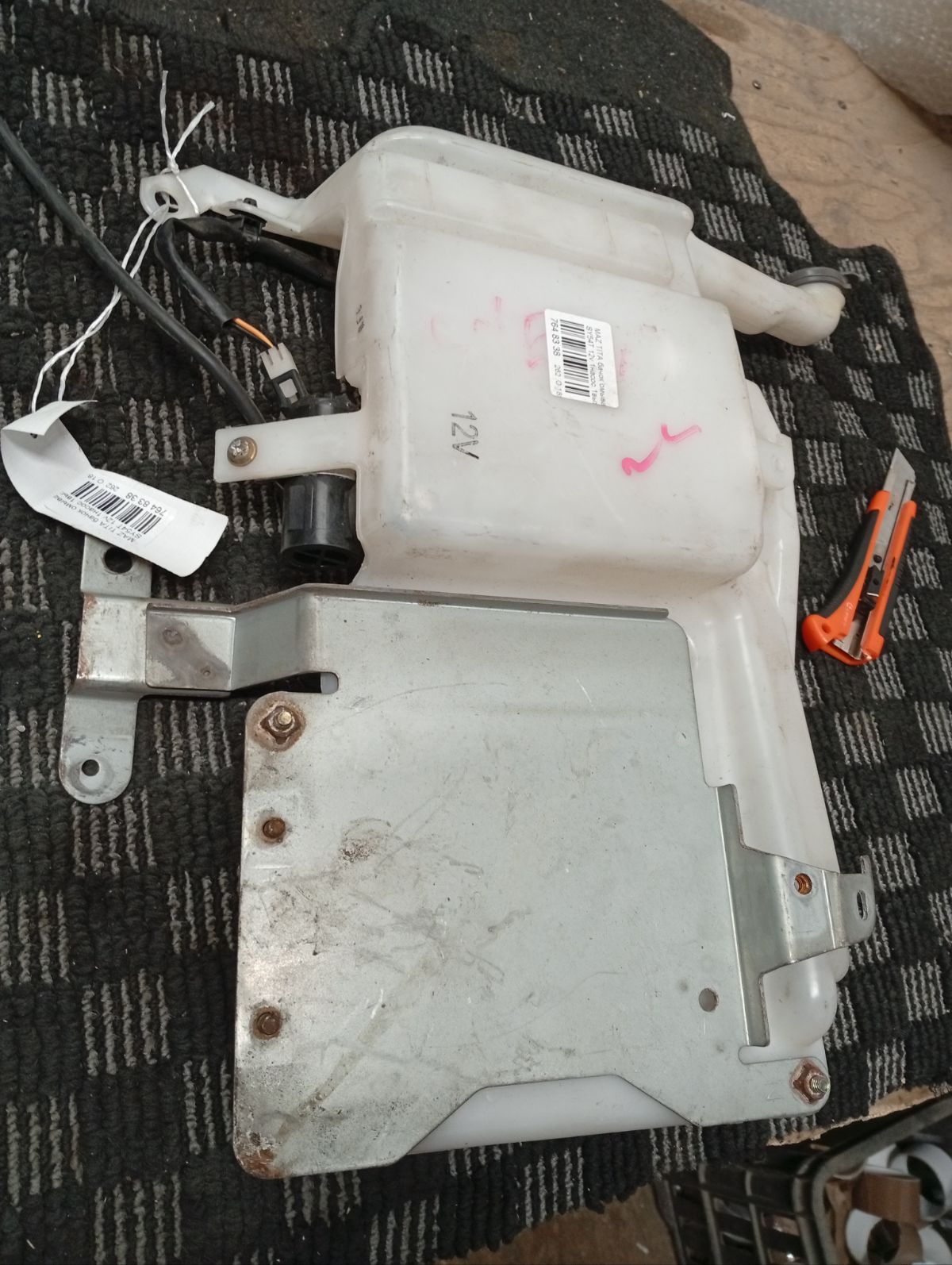 Бачок омывателя W61067481 на Mazda Titan SY54T Фото 3