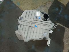 Корпус воздушного фильтра 17700-74720 на Toyota Gaia ACM10G 1AZ-FSE Фото 3
