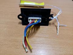 Регулятор скорости мотора отопителя на Nissan Tiida C11 HR15DE Фото 4