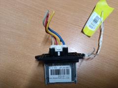 Регулятор скорости мотора отопителя на Nissan Tiida C11 HR15DE Фото 5