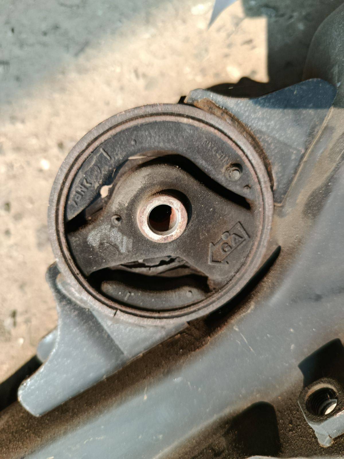 Балка под ДВС на Nissan Primera QP12 QG18DE Фото 4