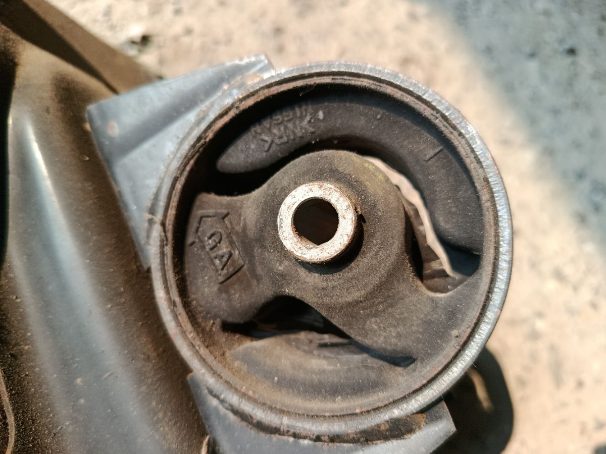 Балка под ДВС на Nissan Primera QP12 QG18DE Фото 5
