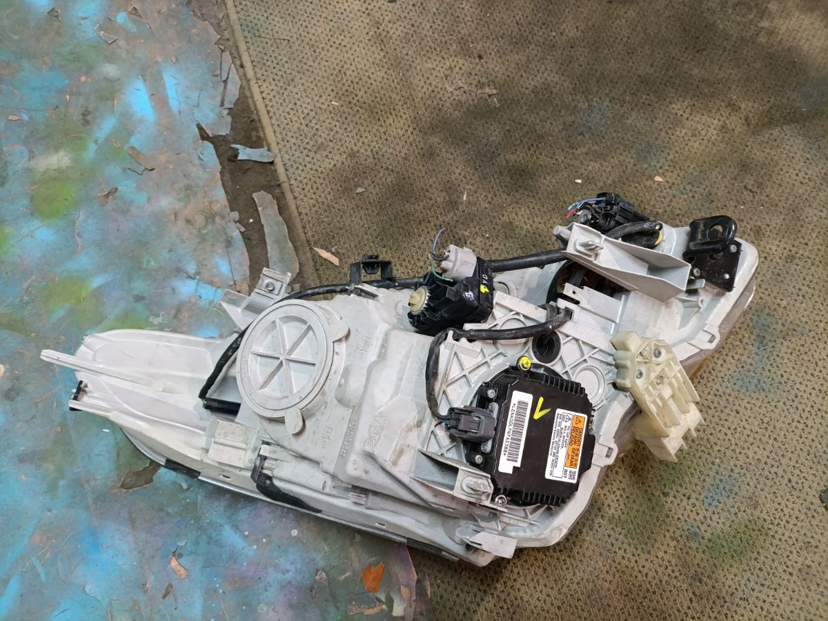 Фара 100-63861 100-63861 на Nissan Skyline NV36 Фото 7