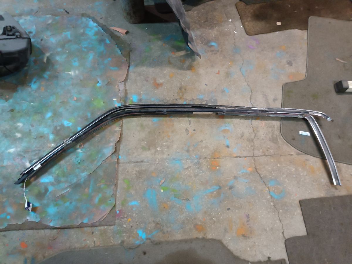 Молдинг на кузов на Subaru Forester SF5 Фото 5