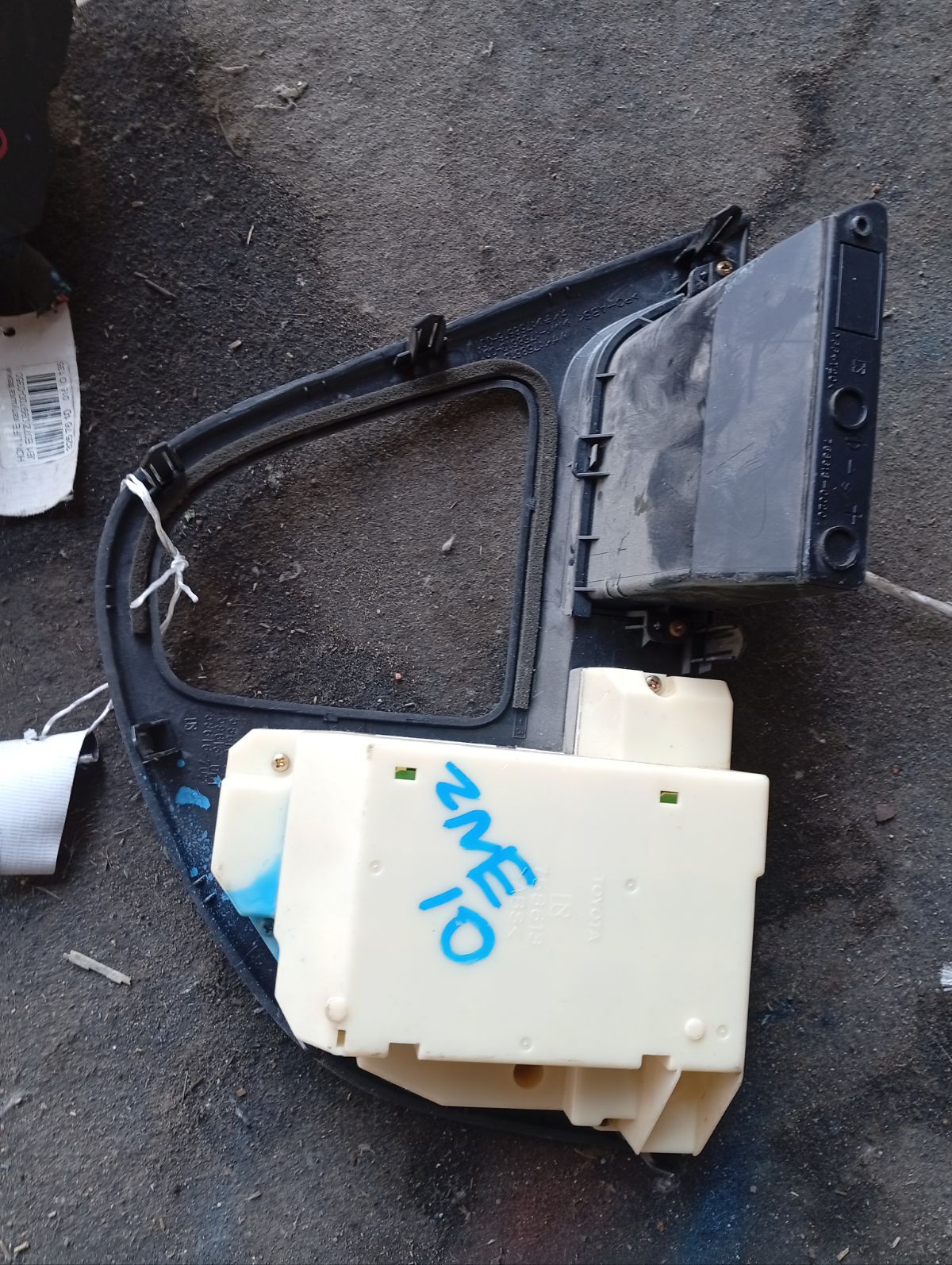 Блок управления климатконтроля на Toyota Wish ZNE10G 1ZZ-FE Фото 4