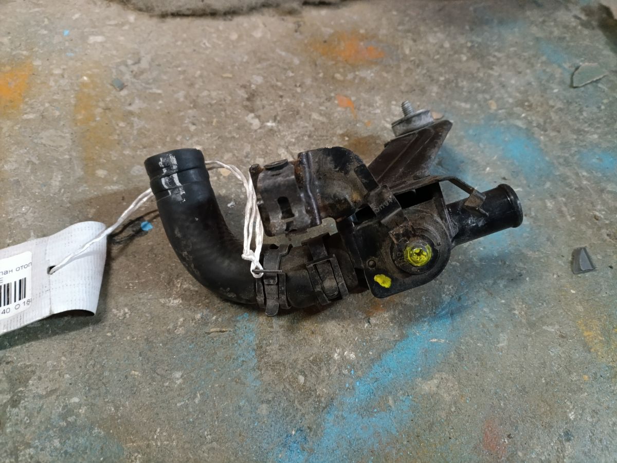 Клапан отопителя на Toyota Avalon MCX10 1MZ-FE Фото 2