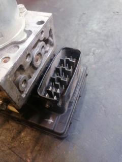 Блок ABS на Toyota Gaia ACM10G 1AZ-FSE Фото 6