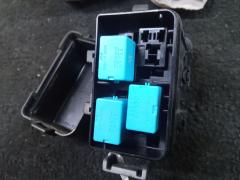 Блок предохранителей на Toyota Corolla Axio NZE144 1NZ-FE Фото 2