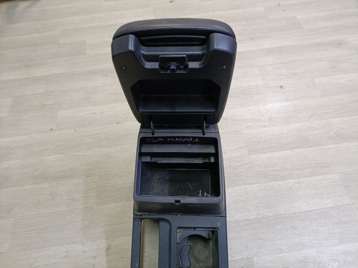 Подлокотник на Suzuki Escudo TDA4W Фото 10