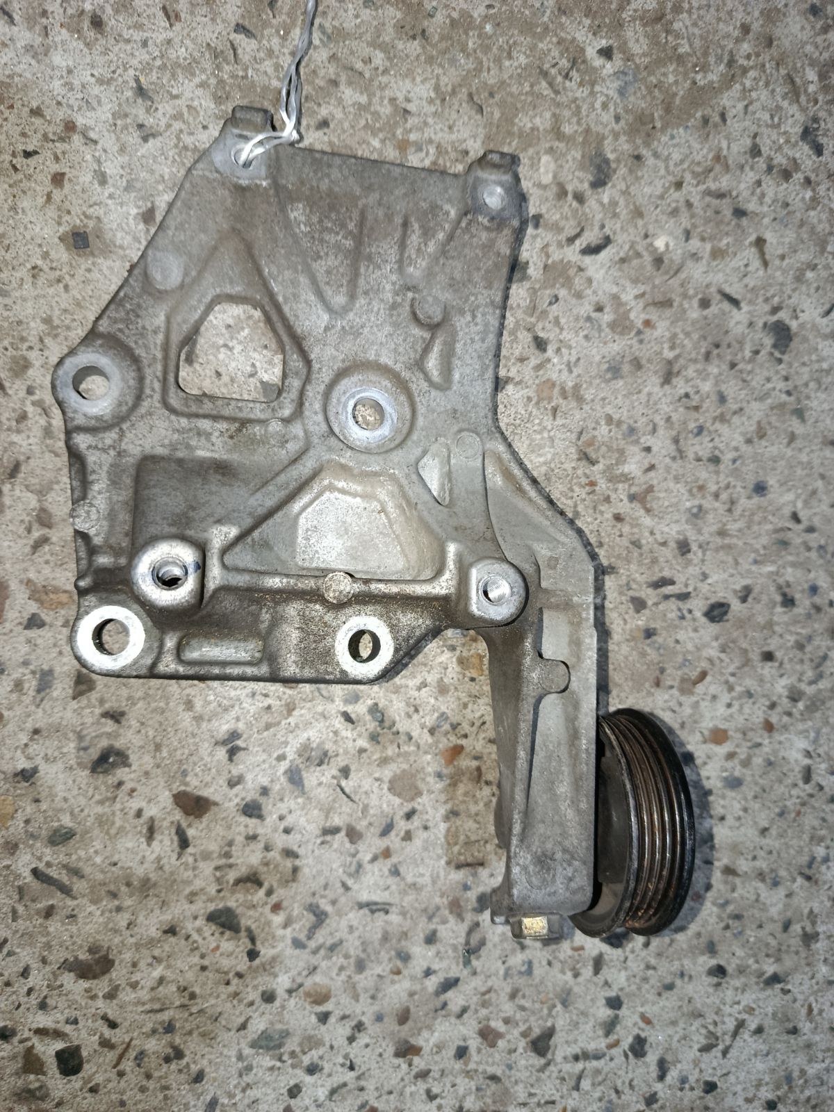 Ролик натяжной на Toyota Caldina AT211G 7A-FE Фото 4