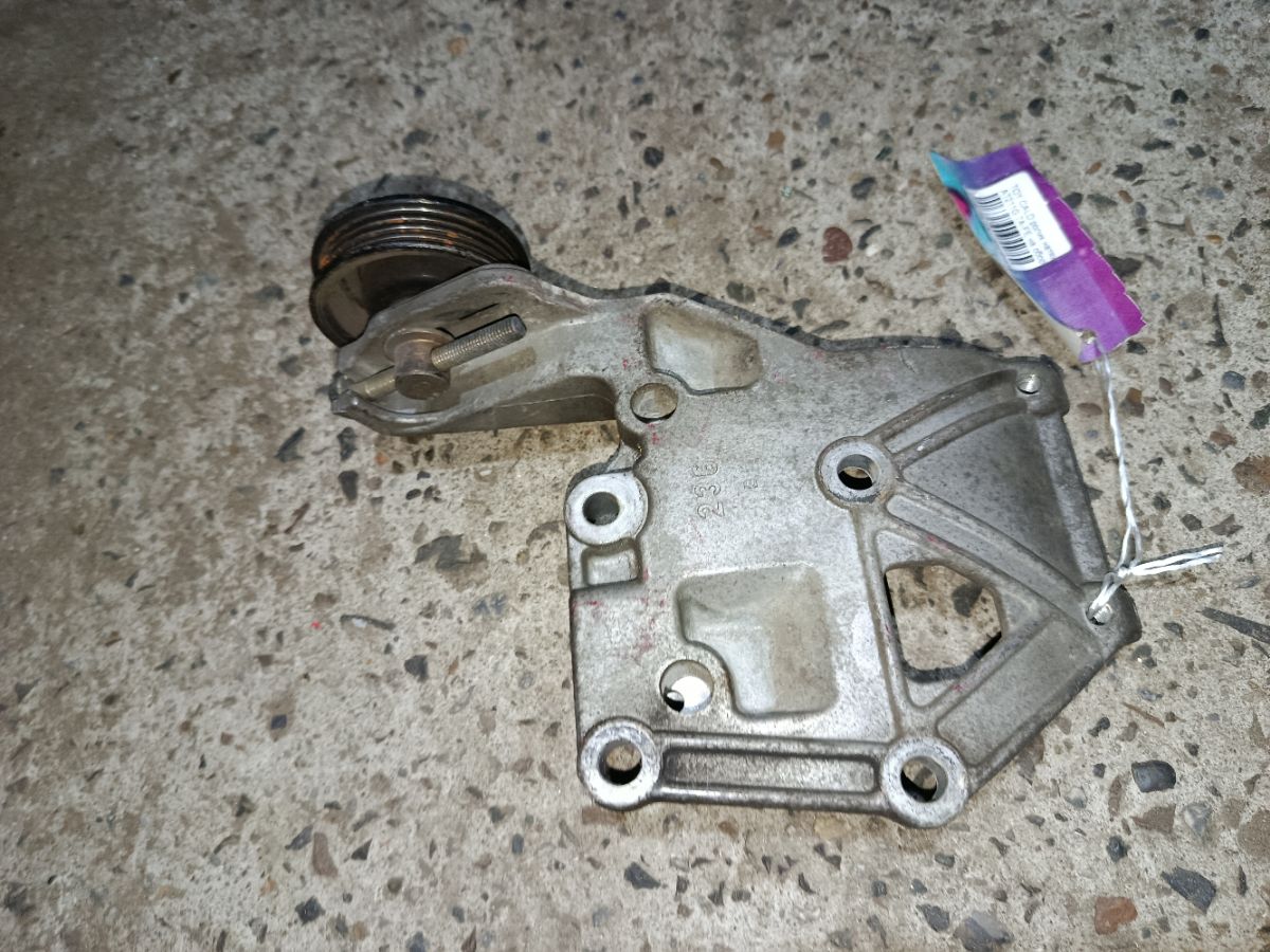 Ролик натяжной на Toyota Caldina AT211G 7A-FE Фото 5