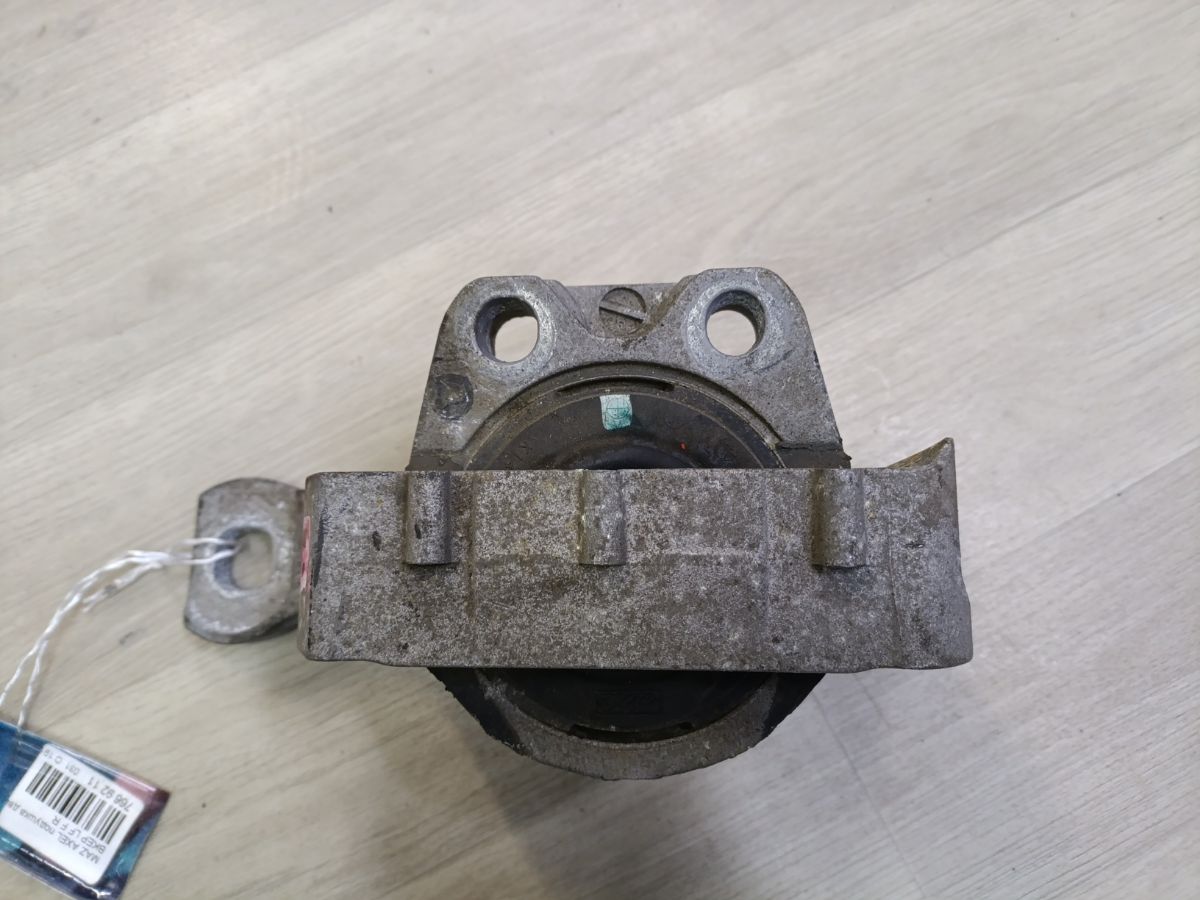 Подушка двигателя на Mazda Axela Sport BKEP LF Фото 3