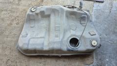 Бак топливный 77001-20740 на Toyota Caldina ST210G 3S-FE Фото 5