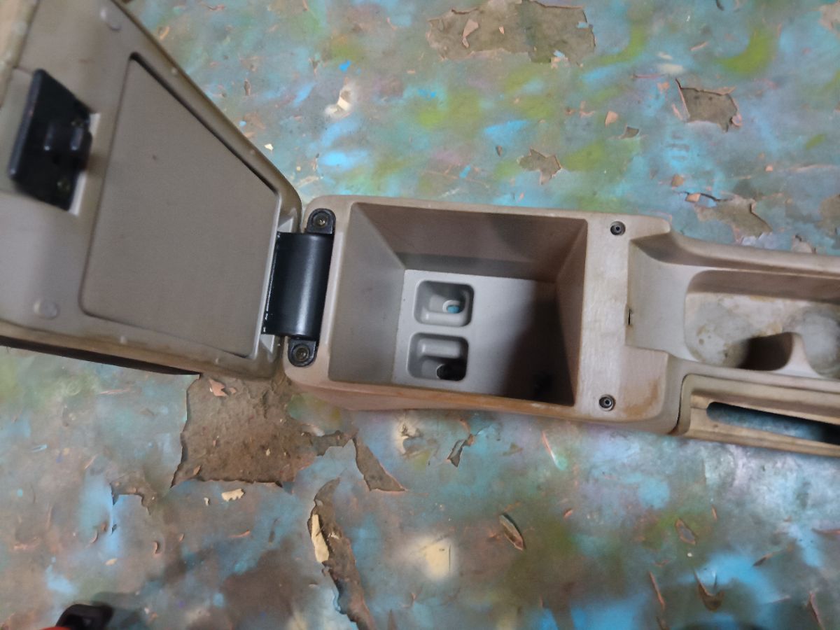 Подлокотник на Toyota Caldina ST210G Фото 5