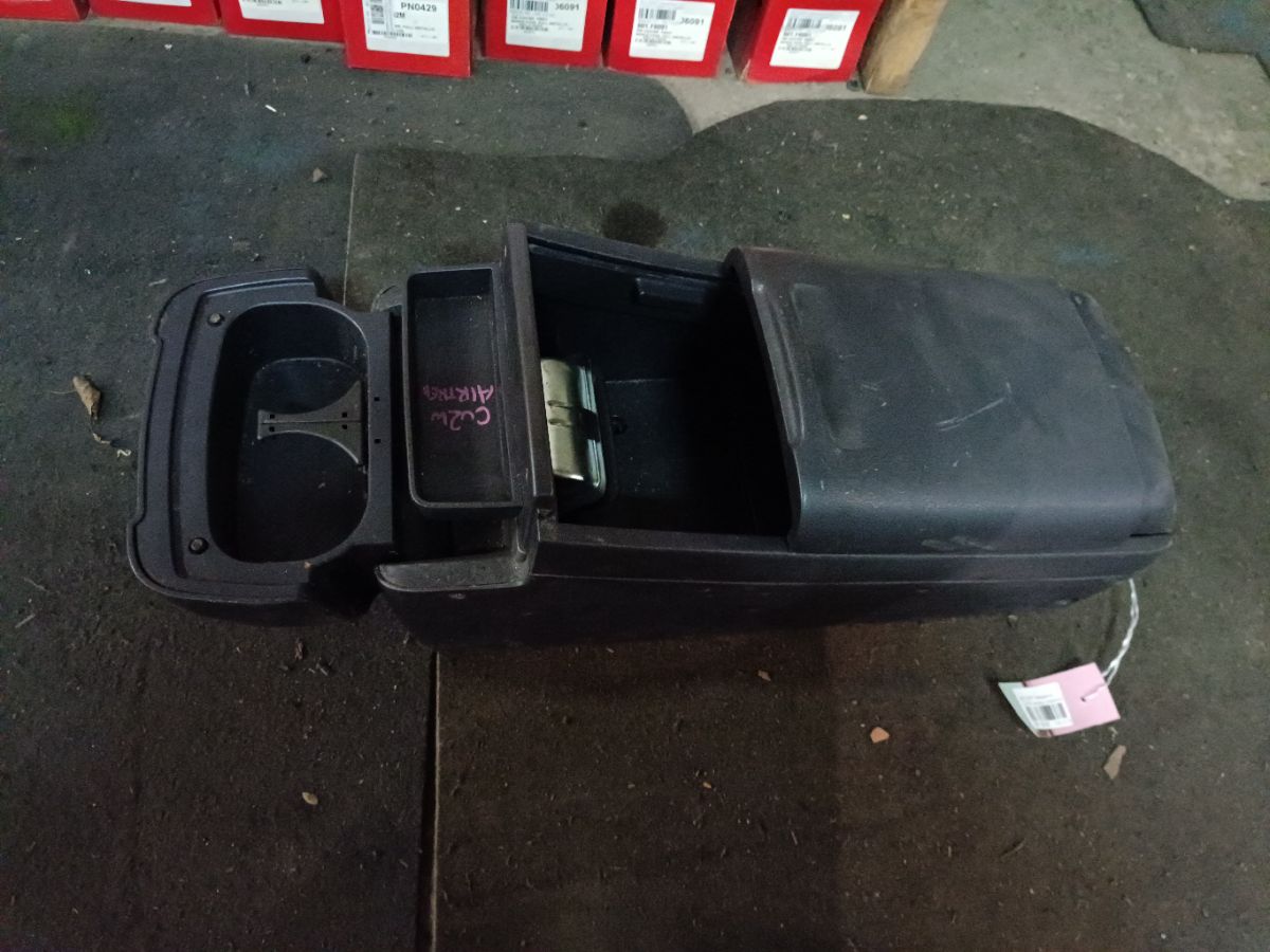 Бардачок на Mitsubishi Airtrek CU2W Фото 4