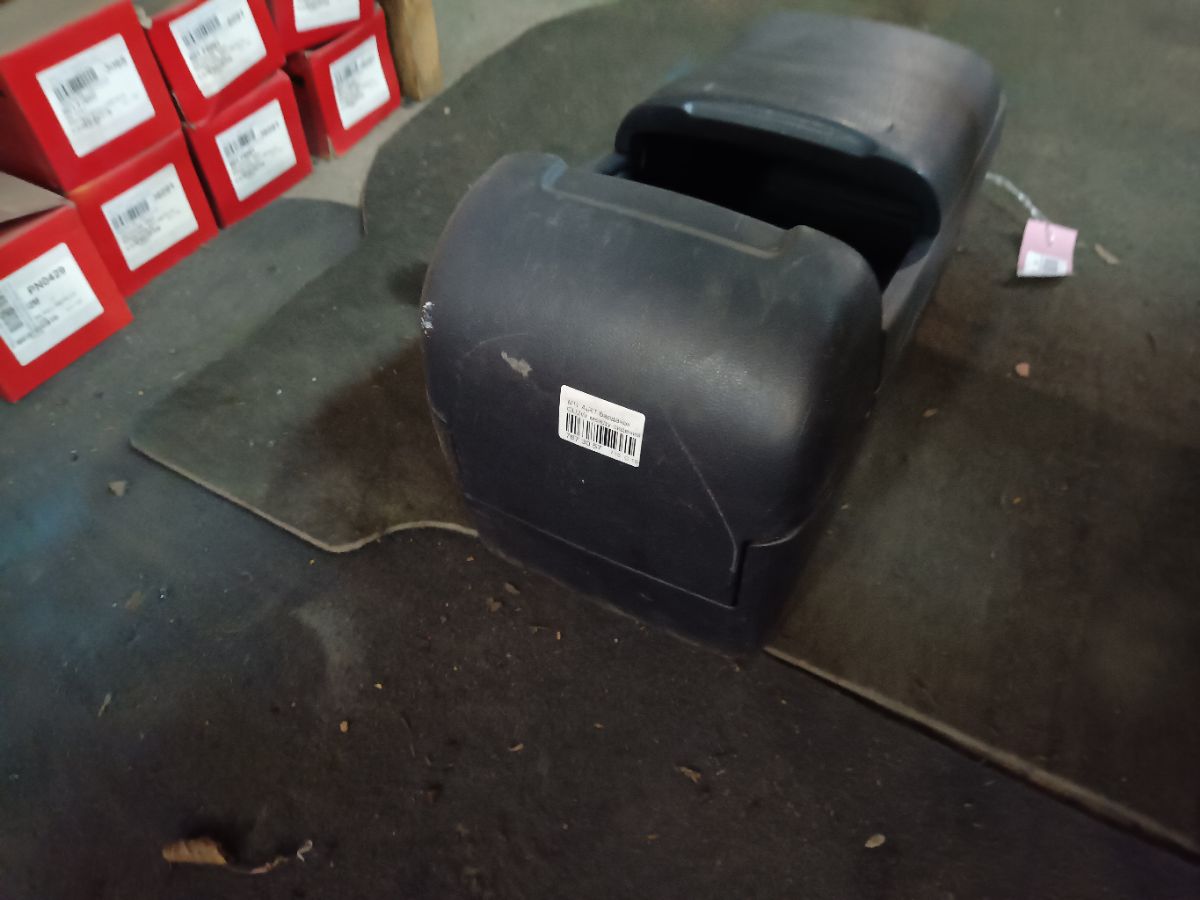 Бардачок на Mitsubishi Airtrek CU2W Фото 5