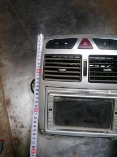Консоль магнитофона на Peugeot 307 Фото 5