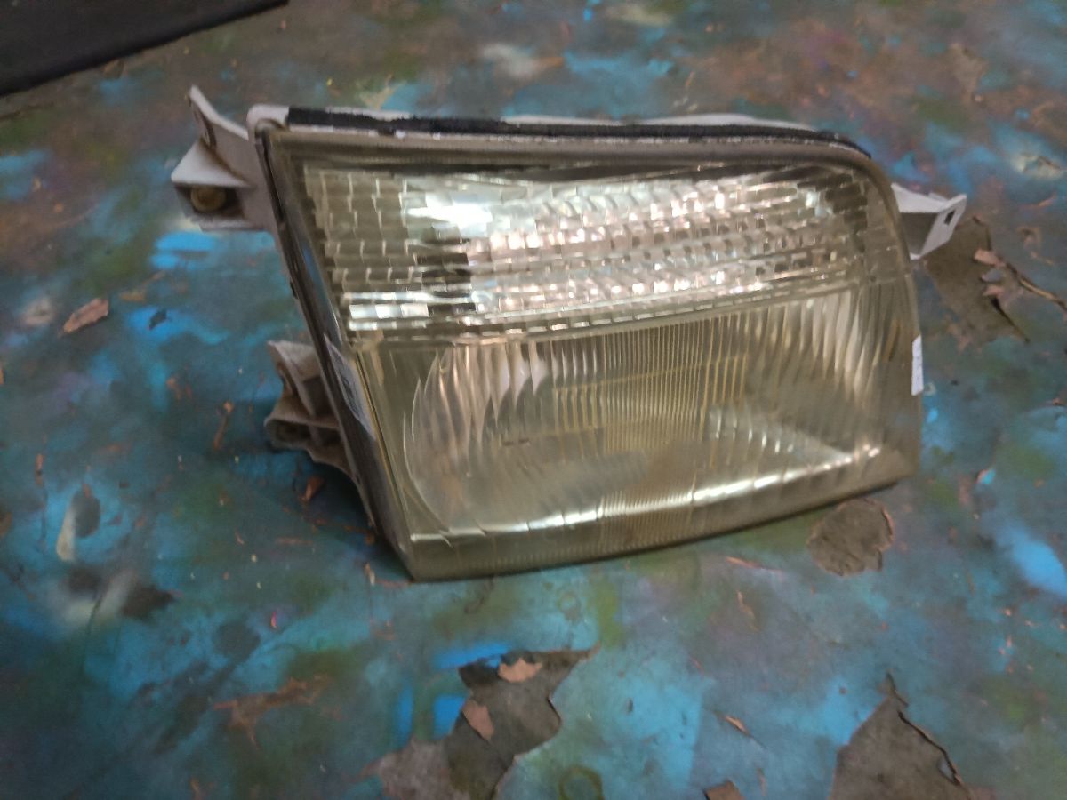 Фара 100-24774 100-24774 на Nissan Caravan VPE25 Фото 4