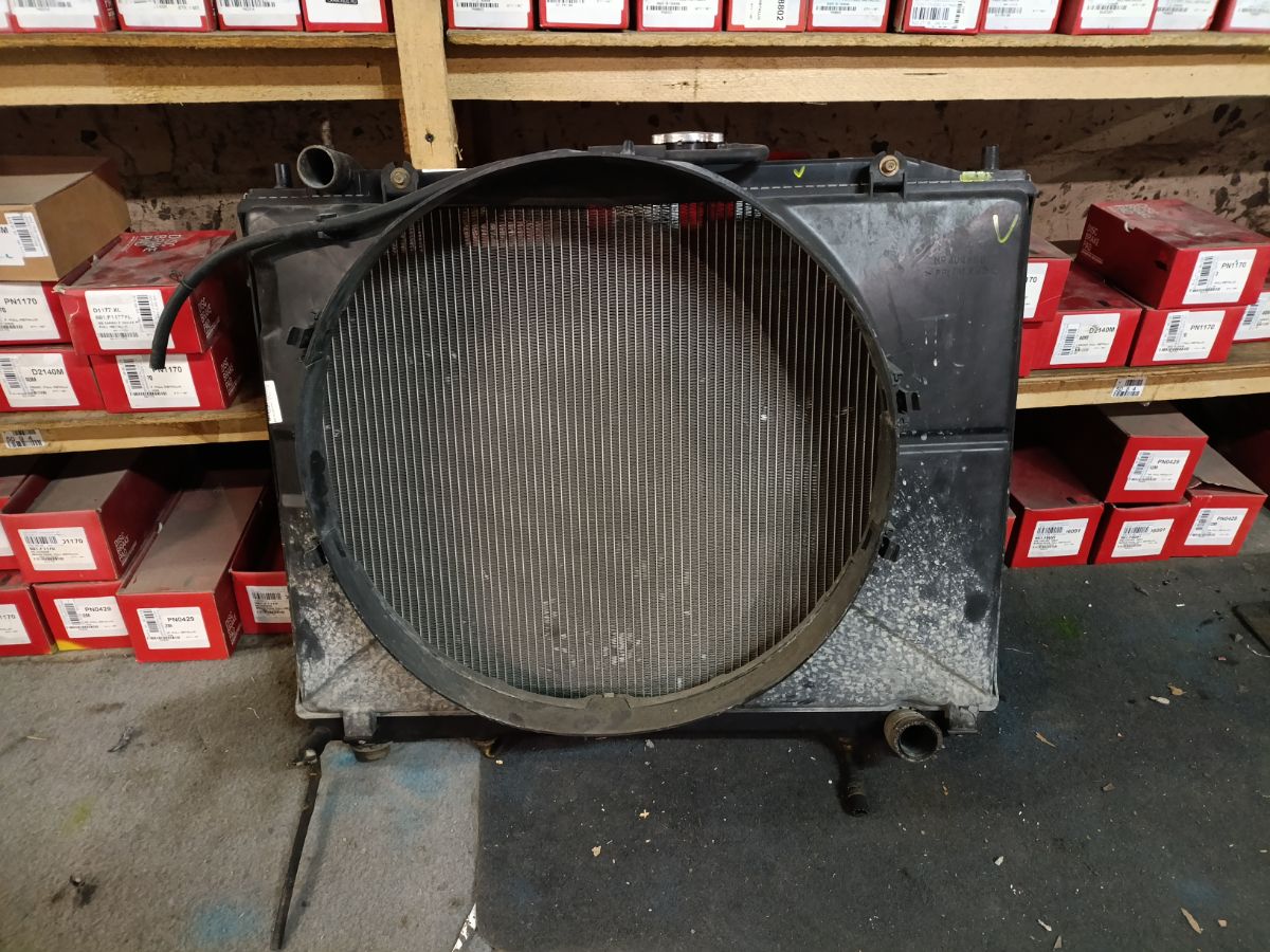 Радиатор ДВС 1350A302, 1350A659, 33211050, 376322, 628959, ACRB453, CU2752, DRM45007, JPR0107, MB968286, MBPAJ03910, MC0006V70, MC0006V702R, MI007916, MMC06V70, MN135948, MN135949, MN135951, MR404864, MR968056, MR968130, MR968286, MR993037, PL031758, PL031759, PL031759R, PL032071R, TD-036-0079, TD-036-7050, TD-036-7279 на Mitsubishi Pajero V75W 6G74 Фото 11