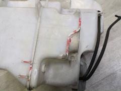 Бачок омывателя на Subaru Forester SG5 Фото 6