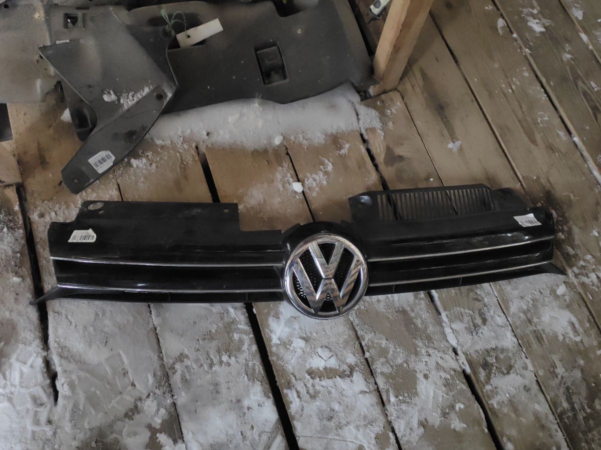Решетка радиатора на Volkswagen Golf Vi 5K Фото 8