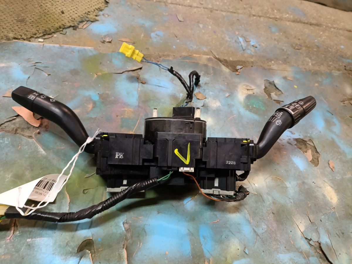 Переключатель поворотов на Honda Mobilio GB1 Фото 7