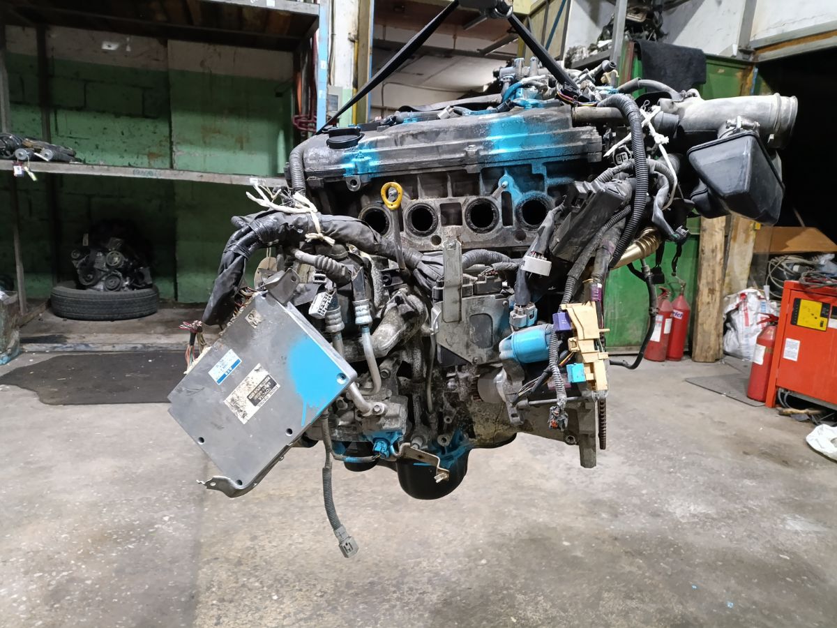 Двигатель 19000-28330 на Toyota Isis ANM10W 1AZ-FSE Фото 13