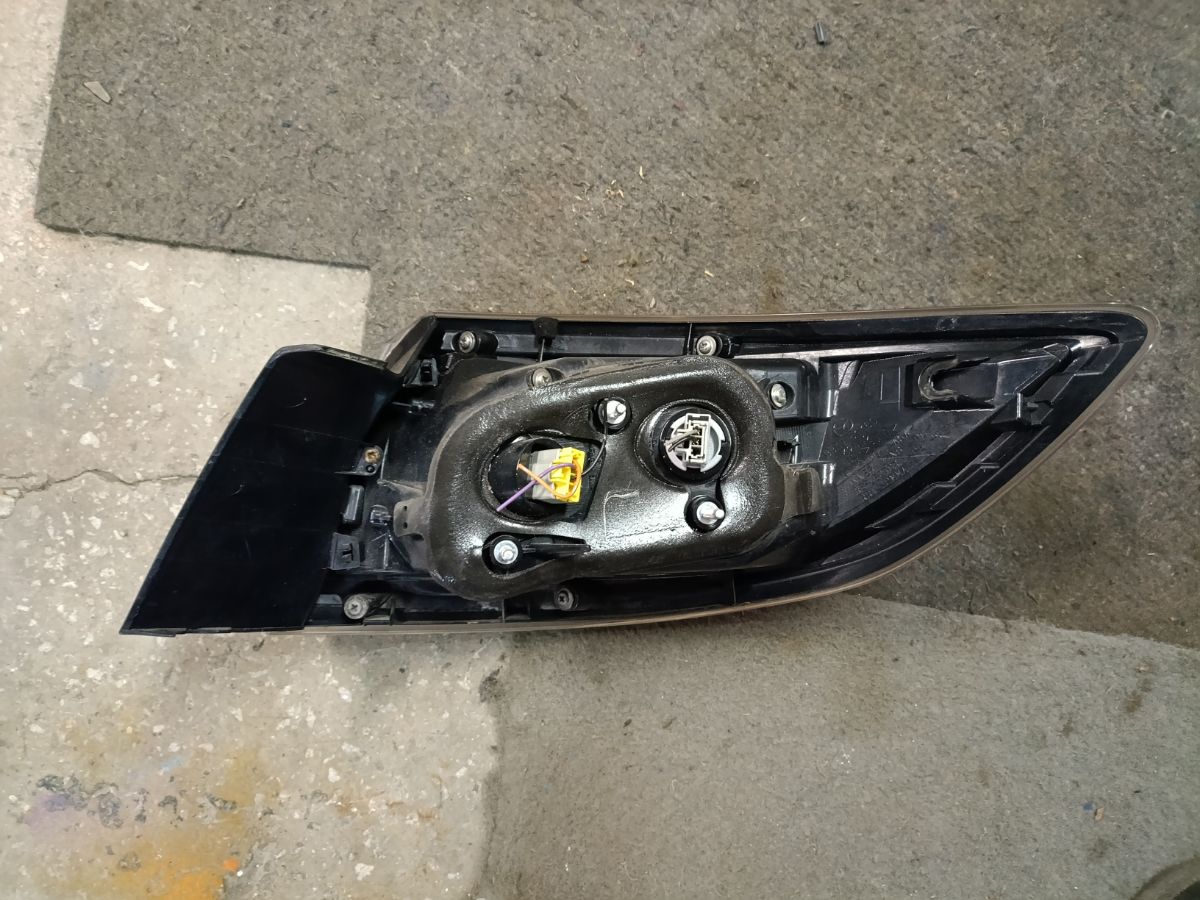 Стоп P8240 P8240 на Mazda Axela BLEFW Фото 6