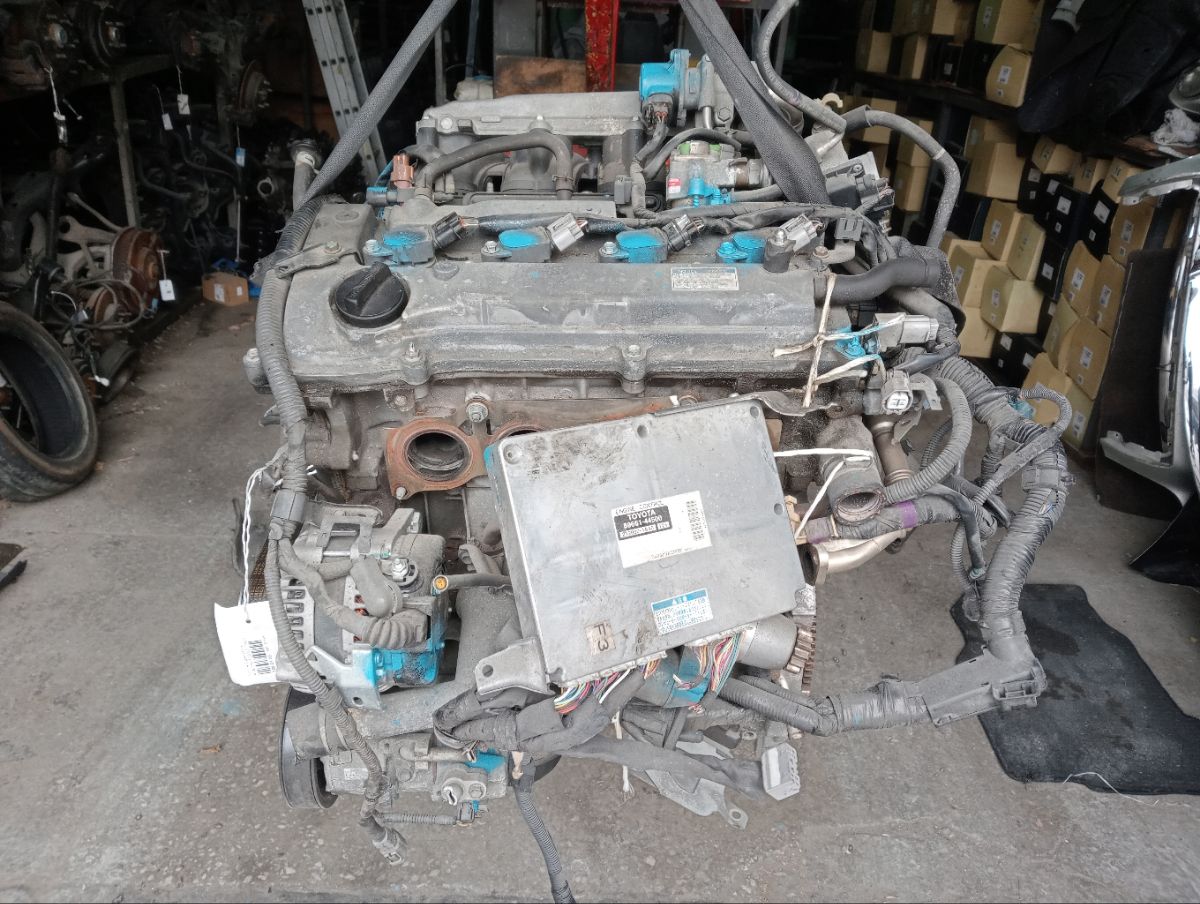 Двигатель 19000-28330 на Toyota Isis ANM10W 1AZ-FSE Фото 11