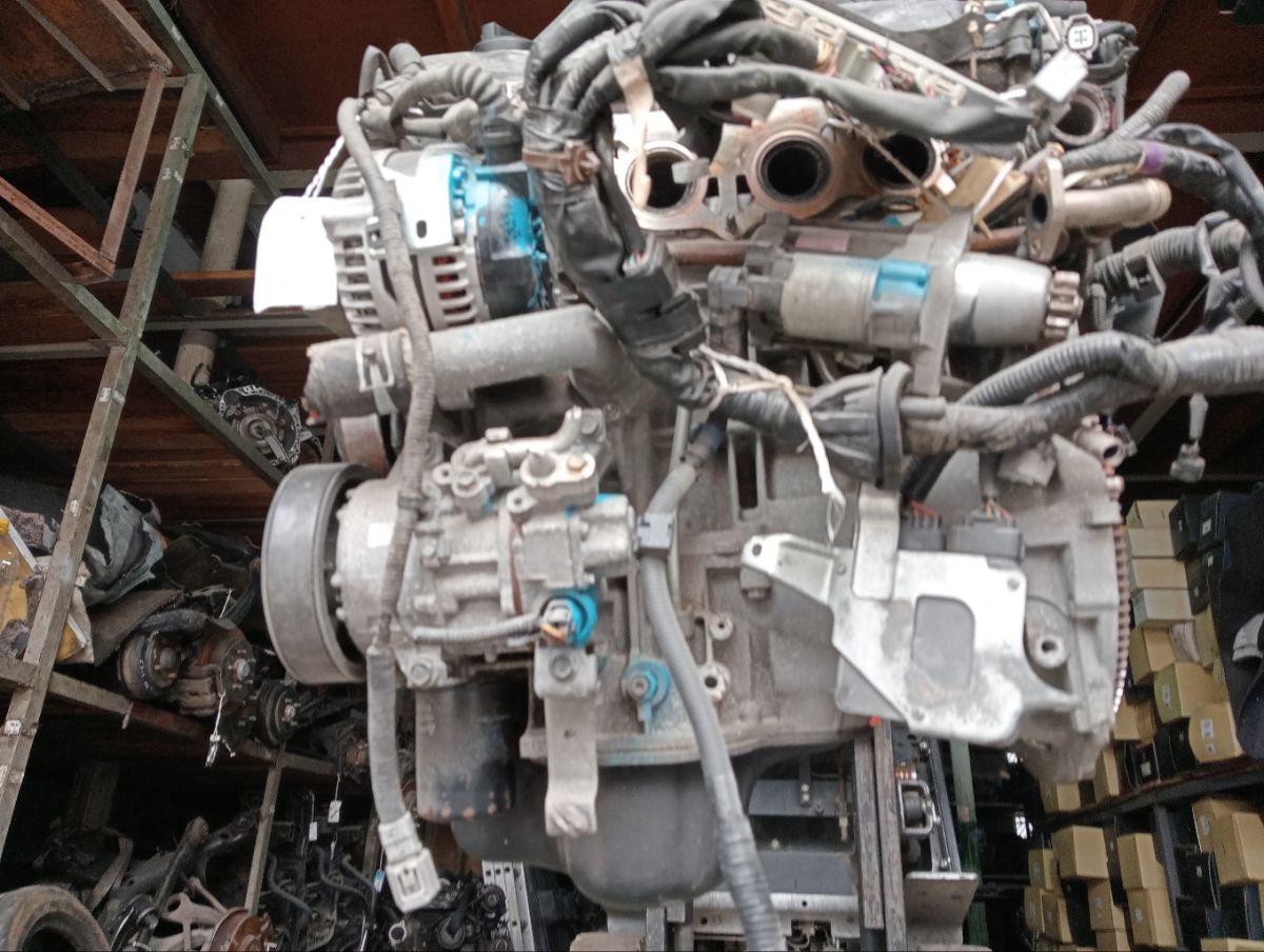 Двигатель 19000-28330 на Toyota Isis ANM10W 1AZ-FSE Фото 12