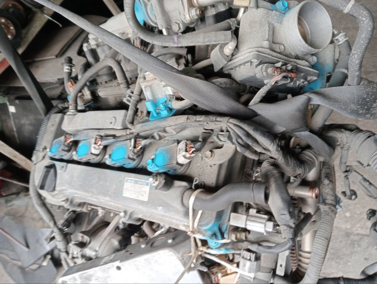 Двигатель 19000-28330 на Toyota Isis ANM10W 1AZ-FSE Фото 14