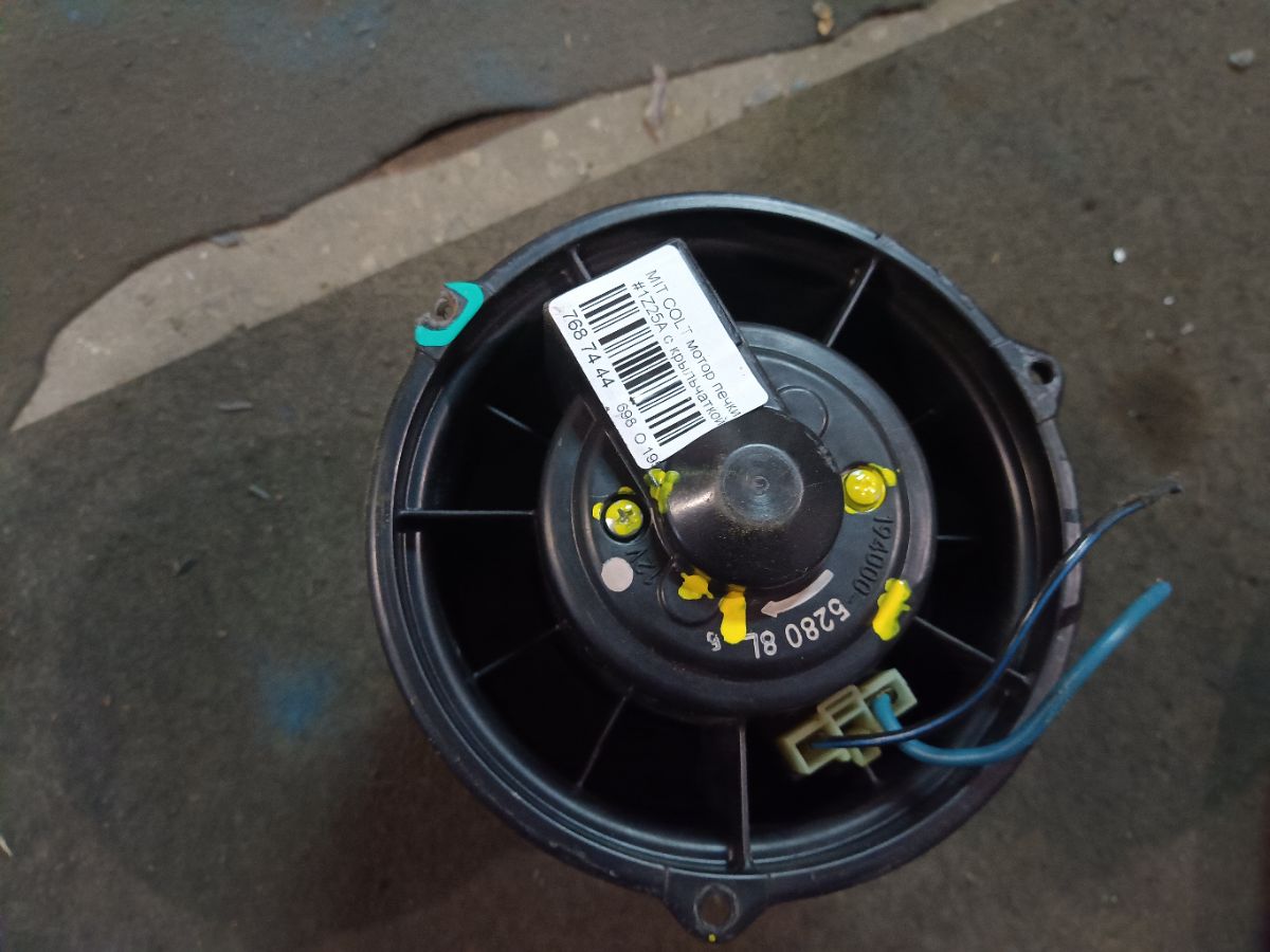 Мотор печки MN140153 на Mitsubishi Colt Z25A Фото 5 Мотор печки MN140153 на Mitsubishi Colt Z25A Фото 5