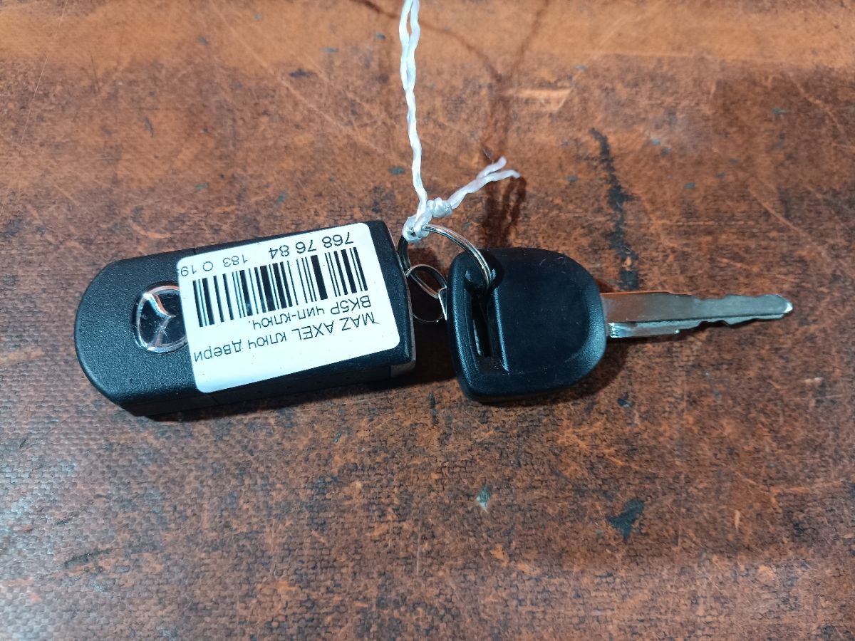 Чип-ключ на Mazda Axela BK5P Фото 2